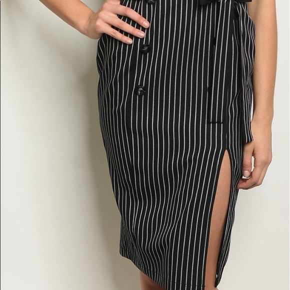 ❌DONATED❌Black White Stripe Tie Waist Dress - Picture 3 of 10